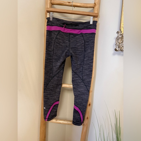 Lululemon Run Inspire Crop Leggings Space Black Stripe Combo Size 6 Soul Cycle - Picture 4 of 6
